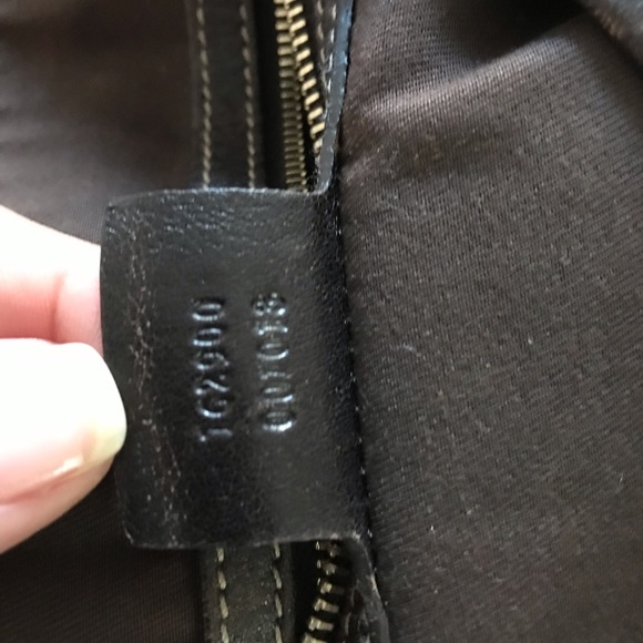 Gucci med size/shoulder bag- barely used - Picture 4 of 5